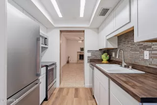 More Details about MLS # 6634621 : 5230 N 15TH DRIVE