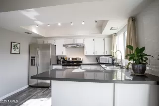 Photo #3: 6634913 Listing 