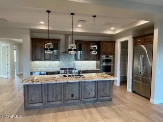 Photo #2: 6634953 Listing 