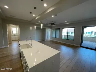 Photo #4: 6634969 Listing