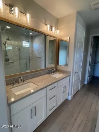 Photo #6: 6634969 Listing