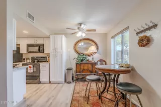 Photo #4: 6635108 Listing 