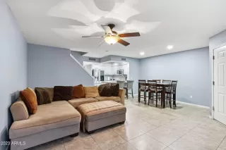 Photo #5: 6635176 Listing