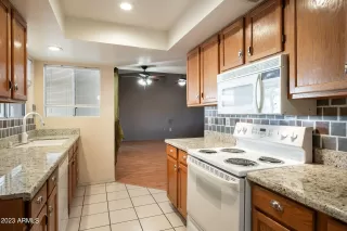 Photo #6: 6635338 Listing 