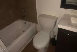 Photo #6: 6635426 Listing