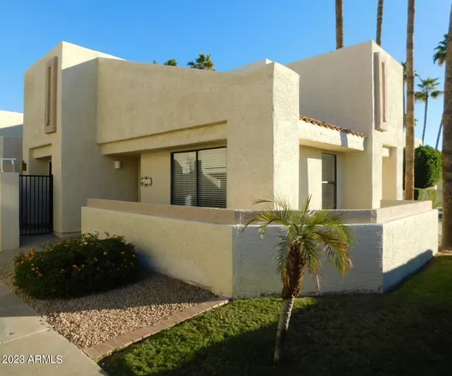 MLS: 6635438 Condo For Sale