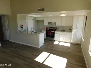 Photo #3: 6635438 Listing