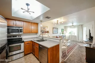 Photo #3: 6635530 Listing