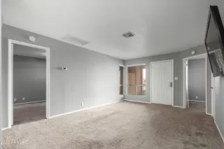 Photo #6: 6635689 Listing