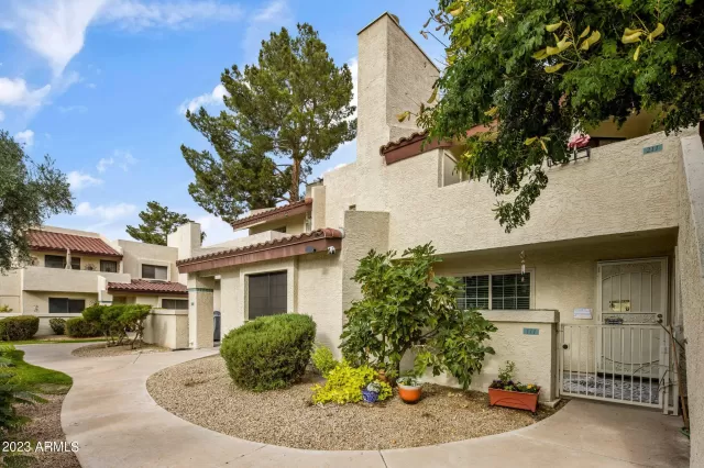 MLS: 6635777 Condo For Sale