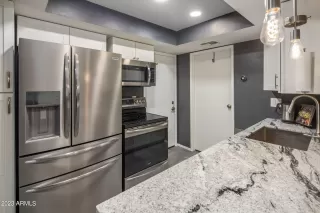 Photo #3: 6635777 Listing