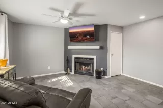 Photo #5: 6635777 Listing