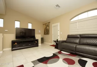 Photo #2: 6635911 Listing