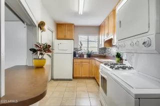 Photo #2: 6635980 Listing