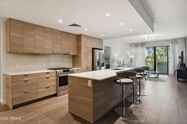 MLS: 6635983 Condo For Sale