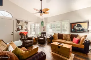 Photo #4: 6636059 Listing