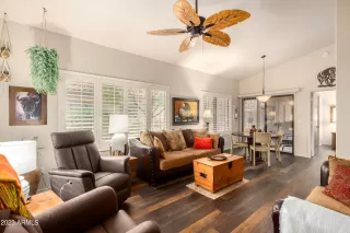 Photo #5: 6636059 Listing