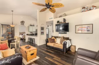 Photo #6: 6636059 Listing