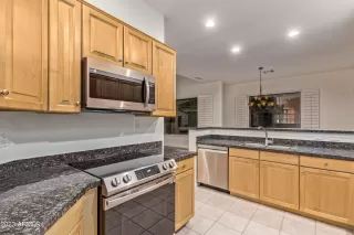 Photo #6: 6636147 Listing