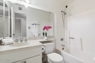 Photo #6: 6636295 Listing 