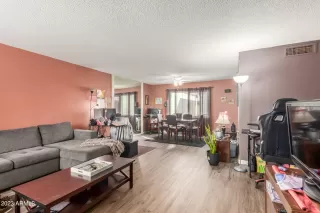 Photo #4: 6636305 Listing