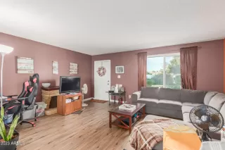 Photo #5: 6636305 Listing