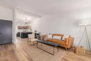 Photo #3: 6636314 Listing