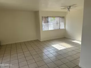 Photo #6: 6636320 Listing