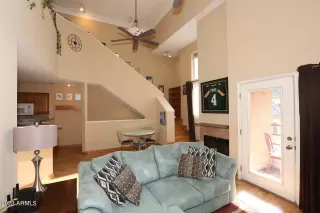 Photo #4: 6636411 Listing