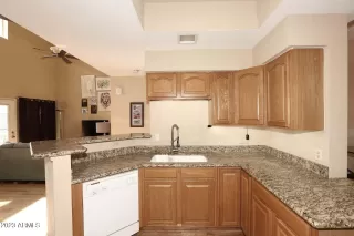 Photo #6: 6636411 Listing