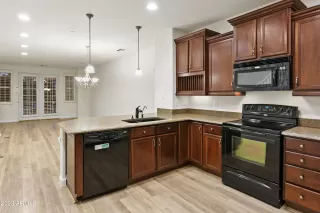 Photo #5: 6636428 Listing