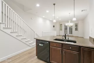 Photo #6: 6636428 Listing