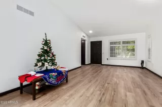 Photo #2: 6636472 Listing