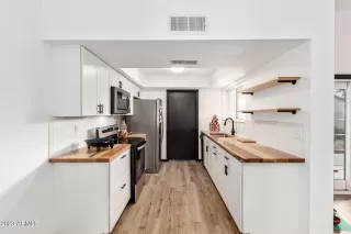 Photo #6: 6636472 Listing