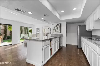 Photo #4: 6636489 Listing 