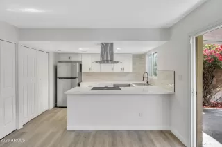 Photo #3: 6636617 Listing 