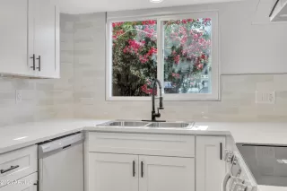 Photo #6: 6636617 Listing 