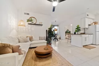 Photo #2: 6636782 Listing