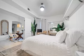 Photo #3: 6636782 Listing