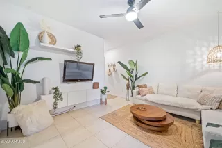 Photo #4: 6636782 Listing