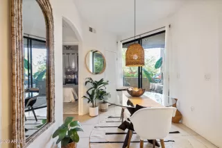 Photo #6: 6636782 Listing