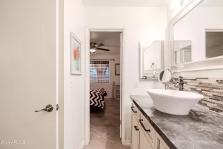 Photo #5: 6636940 Listing 