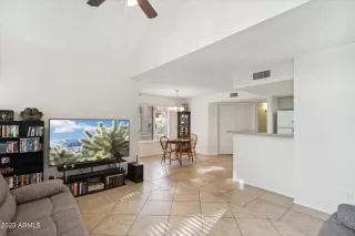 Photo #6: 6637290 Listing 