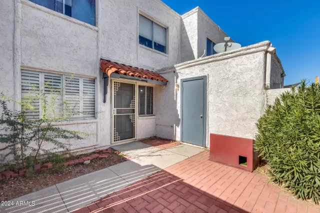 MLS: 6637462 Condo For Sale