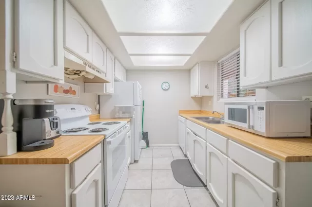 MLS: 6637532 Condo For Sale