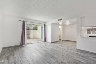 Photo #6: 6637649 Listing 