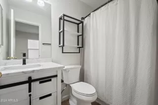 Photo #6: 6637897 Listing