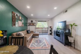 Photo #6: 6637915 Listing 