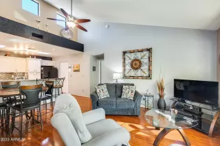 Photo #2: 6637995 Listing 