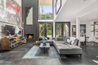 Photo #2: 6638016 Listing